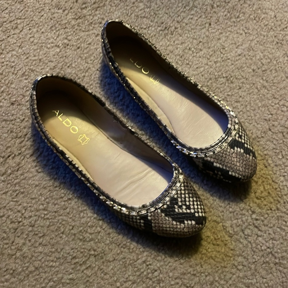 Women’s Aldo flat slip on shoe